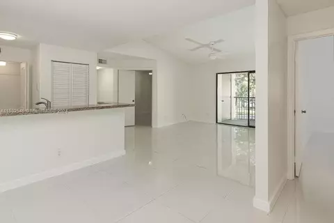 640 S Park Rd #21-4, Hollywood, FL 33021