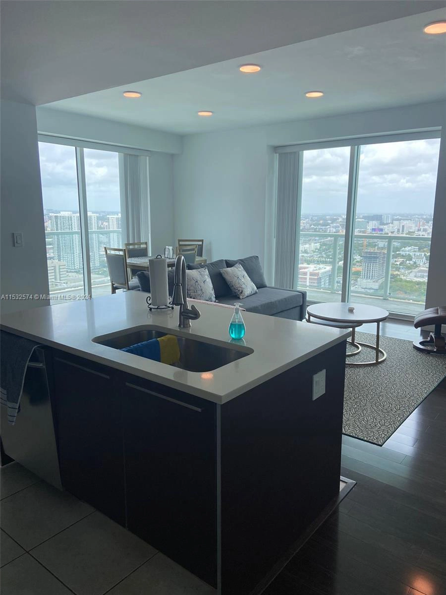 1900 N Bayshore Dr Unit 4011  