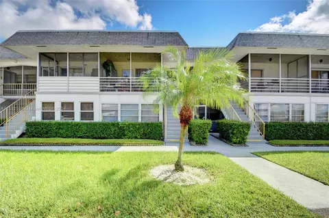 101 Stratford #H, West Palm Beach, FL 33417