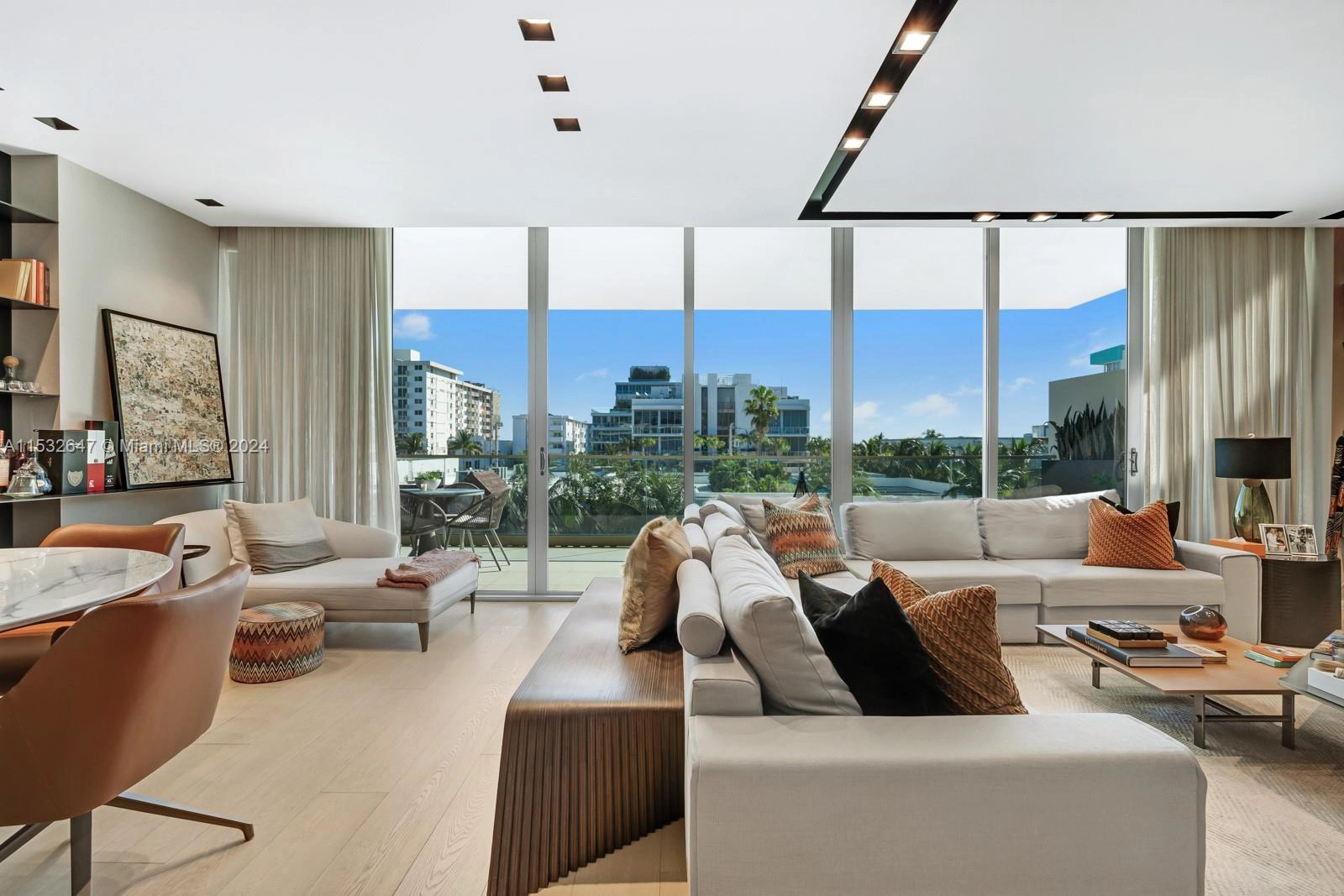 300 Collins Ave Unit 4C  