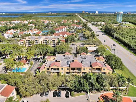 609 E Sheridan St #302, Dania Beach, FL 33004