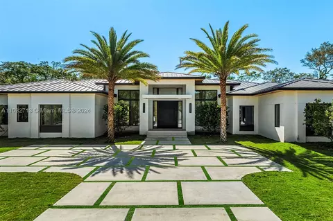 5900 SW 108th St, Pinecrest, FL 33156