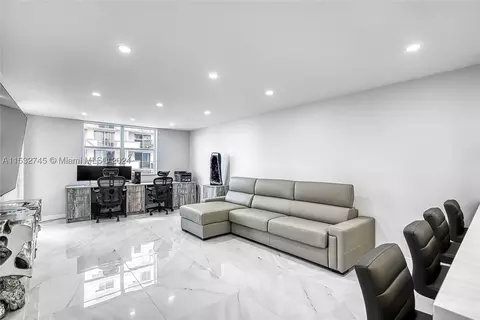 1849 S Ocean Dr #710, Hallandale Beach, FL 33009