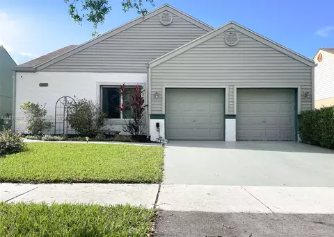 1010 SW 86th Ave, Pembroke Pines, FL 33025