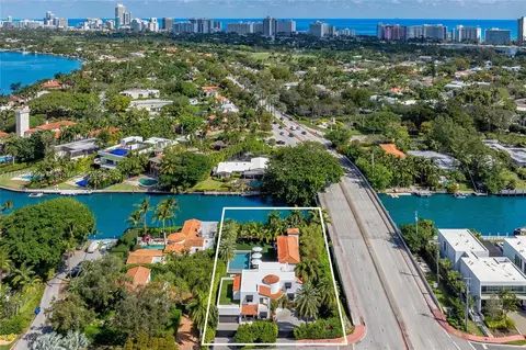 1221 W 48th St, Miami Beach, FL 33140