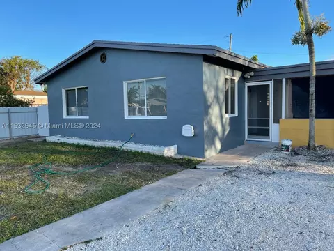 10250 Dominican Dr, Cutler Bay, FL 33189