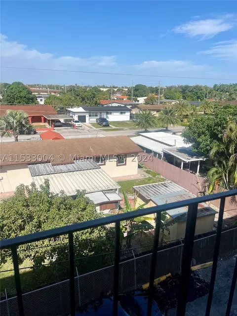 1075 W 68th St #309, Hialeah, FL 33014