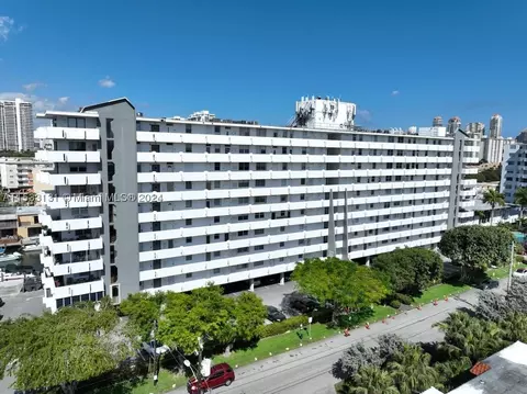3545 NE 166th St #703, North Miami Beach, FL 33160