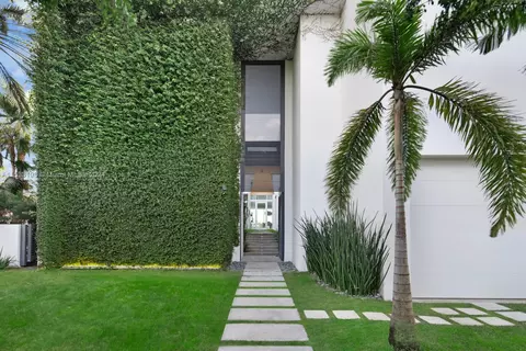 1378 S Venetian Way, Miami Beach, FL 33139