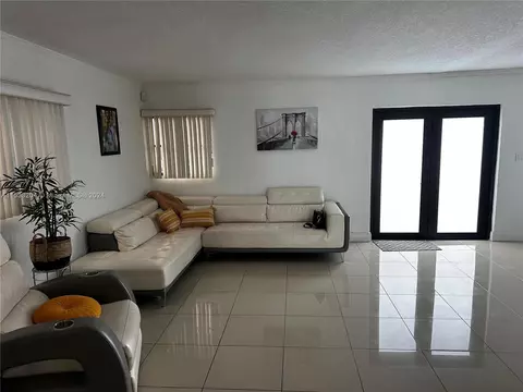 823 W 79th St, Hialeah, FL 33014 photo 3