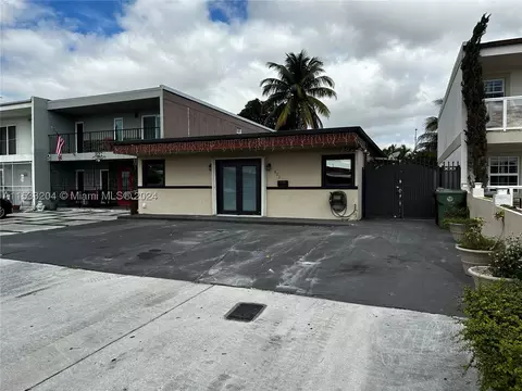 823 W 79th St, Hialeah, FL 33014 photo 1