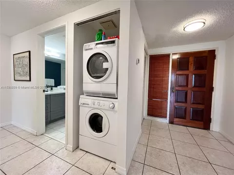 Undisclosed, Key Biscayne, FL 33149 photo 3