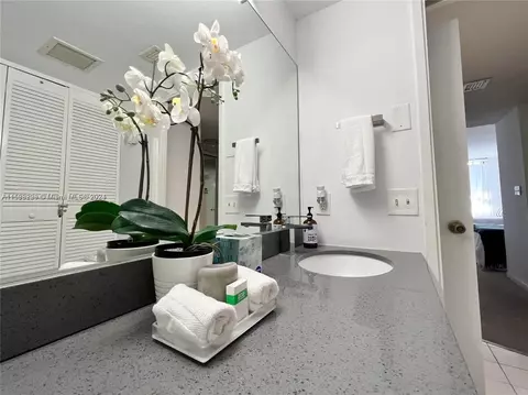 Undisclosed, Key Biscayne, FL 33149 photo 14