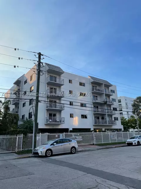 1674 Bay Rd #402, Miami Beach, FL 33139