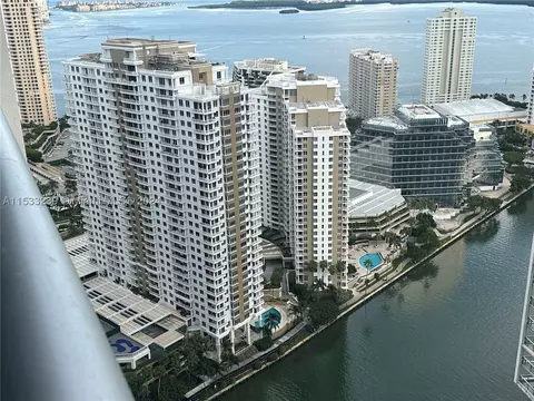 475 Brickell Ave #3909, Miami, FL 33131