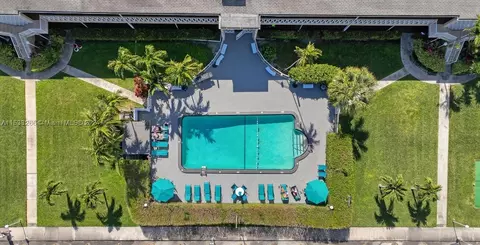 900 Atlantic Shores Blvd #105, Hallandale Beach, FL 33009