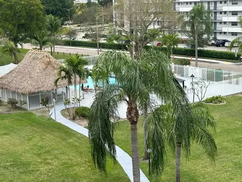 4700 Washington St #501, Hollywood, FL 33021