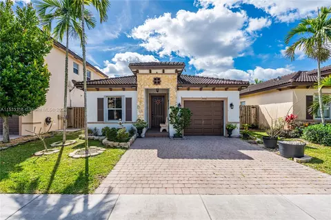 2434 NE 4th St, Homestead, FL 33033