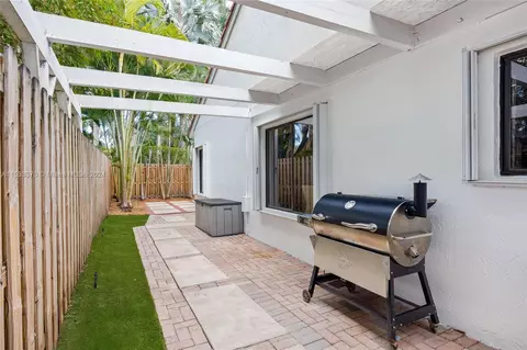 5632 Amersham Way, Boca Raton, FL 33486 photo 12