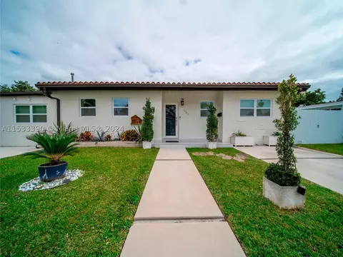 1701 SW 87th Pl, Miami, FL 33165