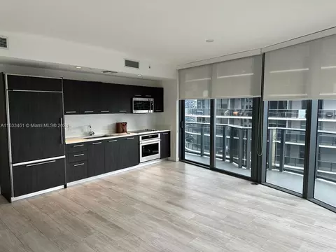 55 SW 9th St #3903, Miami, FL 33130