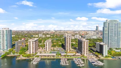 1901 Brickell Ave #B1005, Miami, FL 33129