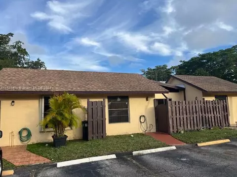 115 Gate Rd #2-63, Hollywood, FL 33024