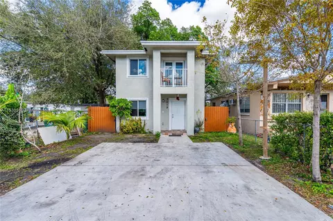 3019 NW 45th St, Miami, FL 33142