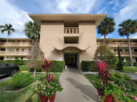 17050 NE 14th Ave #208, North Miami Beach, FL 33162