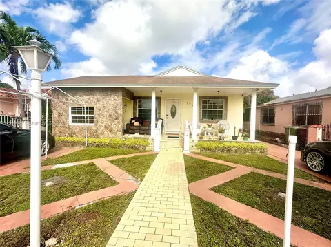 559 E 15th St, Hialeah, FL 33010