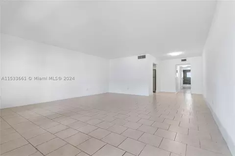 1855 NE 121st St #8, North Miami, FL 33181