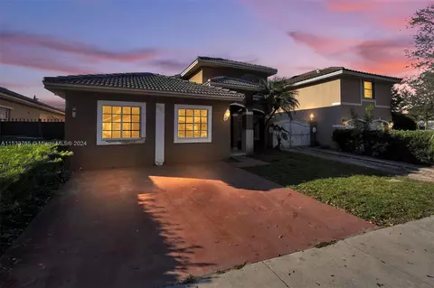 8854 NW 153rd Ter, Miami Lakes, FL 33018