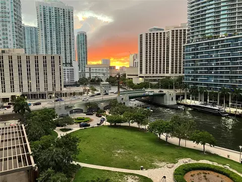465 Brickell Ave #906, Miami, FL 33131