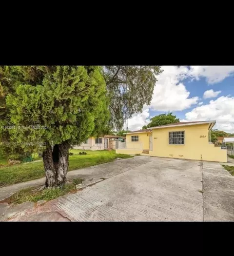 2521 NW 32nd St, Miami, FL 33142