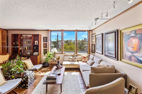 250 Galen Dr #44, Key Biscayne, FL 33149