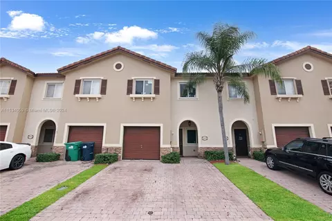 Exterior - 22013 SW 88th Path, Cutler Bay, FL 33190 photo 4 of 5