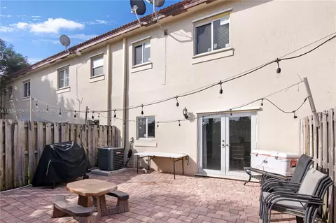 Exterior - 22013 SW 88th Path, Cutler Bay, FL 33190 photo 2 of 5