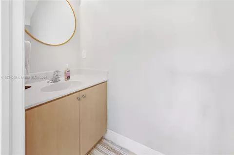Bath - 22013 SW 88th Path, Cutler Bay, FL 33190 photo 1 of 4