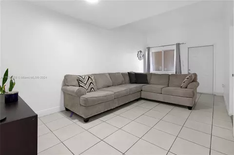 Living - 22013 SW 88th Path, Cutler Bay, FL 33190 photo 2 of 3
