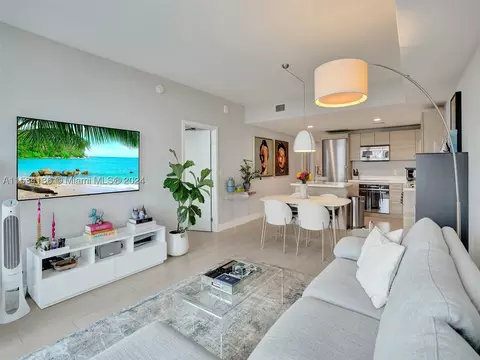 16385 Biscayne Blvd #1220, North Miami Beach, FL 33160