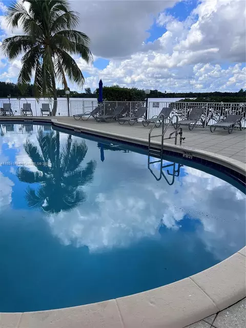 1175 NE Miami Gardens Dr #708, Miami, FL 33179