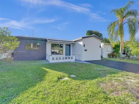 4165 NW 52nd Ave, Lauderdale Lakes, FL 33319