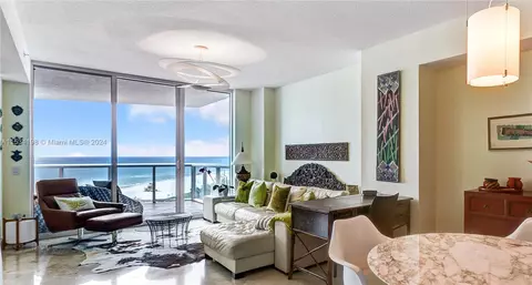 3801 Collins Ave #905, Miami Beach, FL 33140