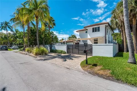 Exterior - 452 Hampton Ln, Key Biscayne, FL 33149 photo 17 of 17