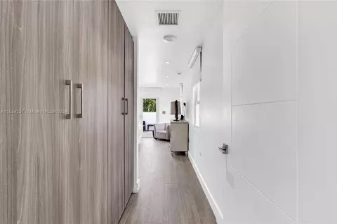 Entry Way - 452 Hampton Ln, Key Biscayne, FL 33149 photo 3 of 3
