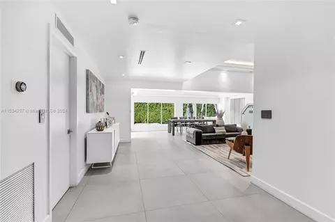 Entry Way - 452 Hampton Ln, Key Biscayne, FL 33149 photo 1 of 3