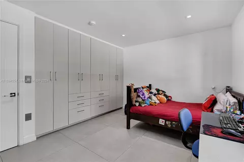 Bedroom - 452 Hampton Ln, Key Biscayne, FL 33149 photo 8 of 10