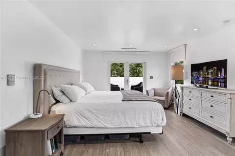 Bedroom - 452 Hampton Ln, Key Biscayne, FL 33149 photo 2 of 10