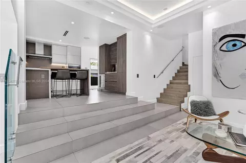 Dining - 452 Hampton Ln, Key Biscayne, FL 33149 photo 1 of 1