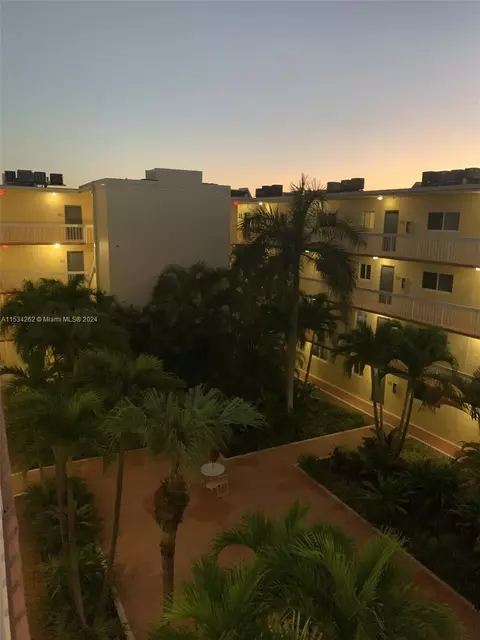 7815 Camino Real #I403, Miami, FL 33143